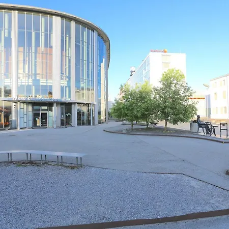 아파트 Lys Center